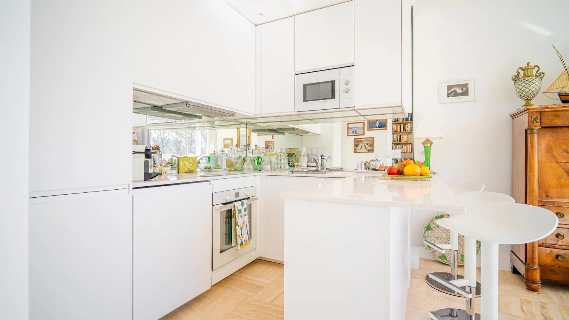 Lovely Apartment With View Paris France